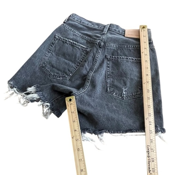 Citizens of Humanity Jean shorts (med length) Size 24 - Picture 5 of 10